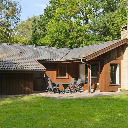 Cozy Near Dybesø Nature *
